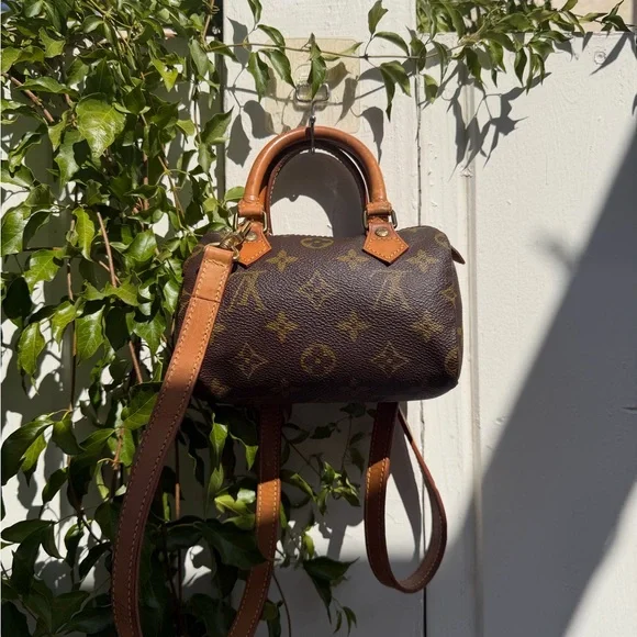 Louis Vuitton Nano Speedy - Picture 10 of 16